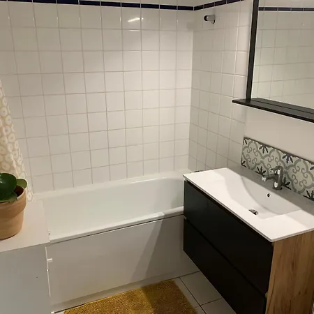 아파트 Les Jardins De Theo *